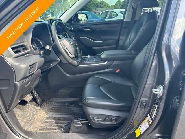 used 2023 Toyota Highlander car, priced at $36,700