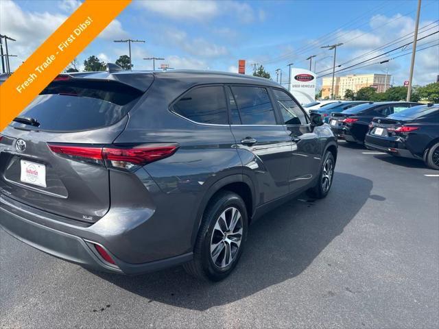 used 2023 Toyota Highlander car, priced at $36,700