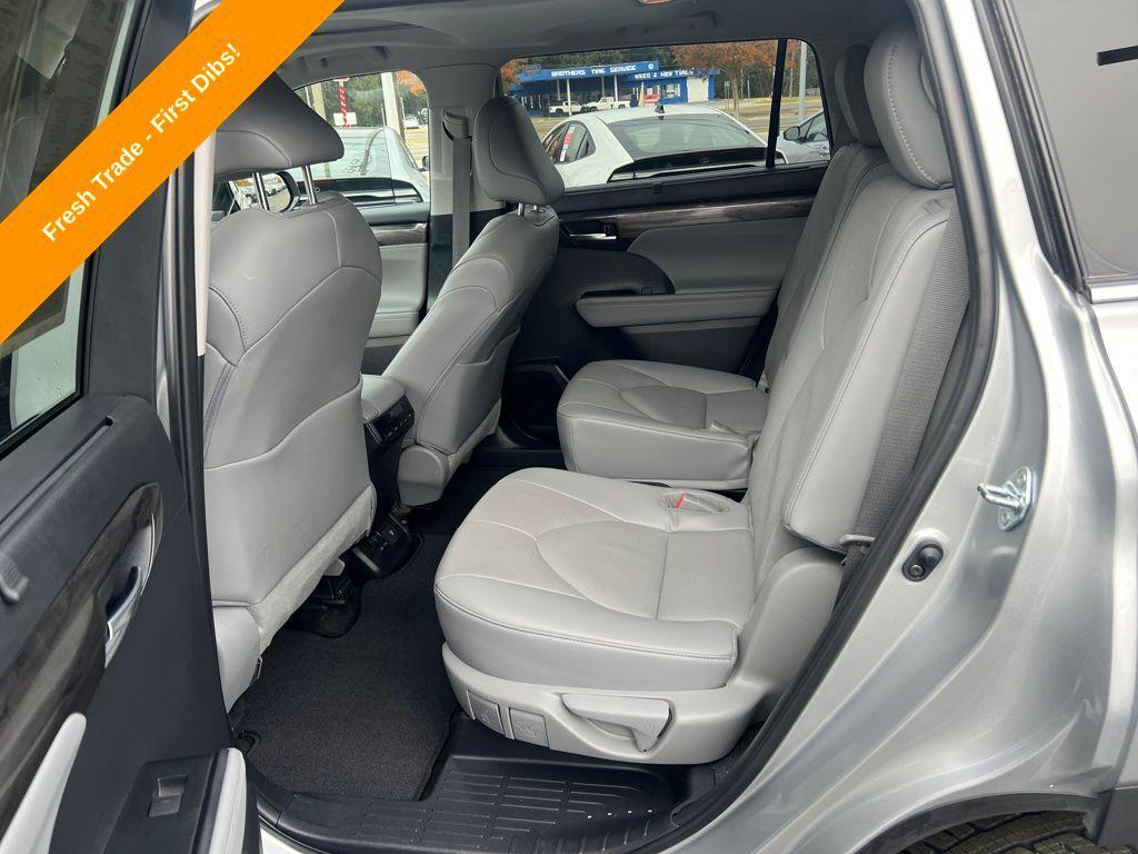 used 2023 Toyota Highlander car, priced at $36,200
