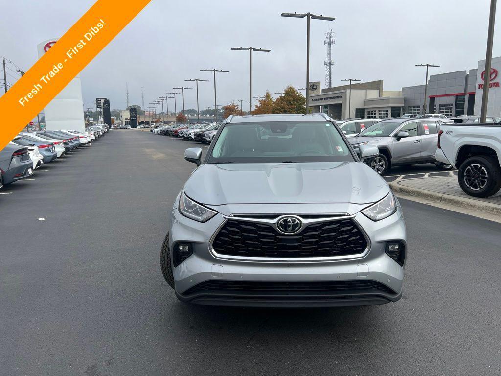used 2023 Toyota Highlander car, priced at $36,200