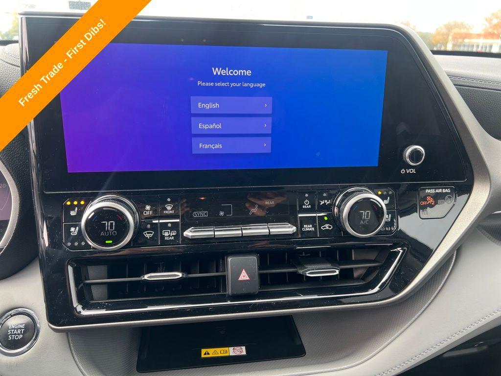 used 2023 Toyota Highlander car, priced at $36,200