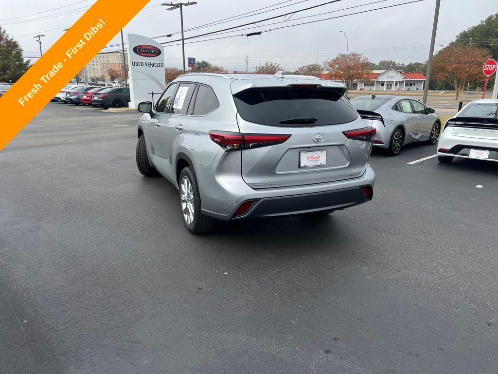 used 2023 Toyota Highlander car, priced at $36,200