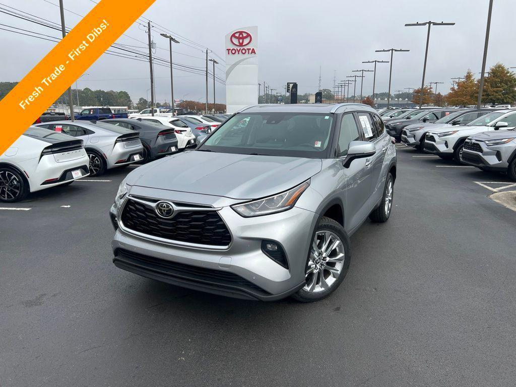 used 2023 Toyota Highlander car, priced at $36,200