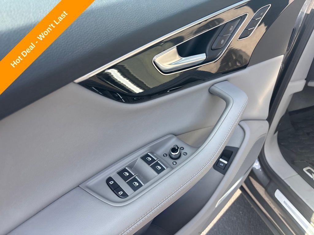 used 2023 Audi Q7 car, priced at $43,700