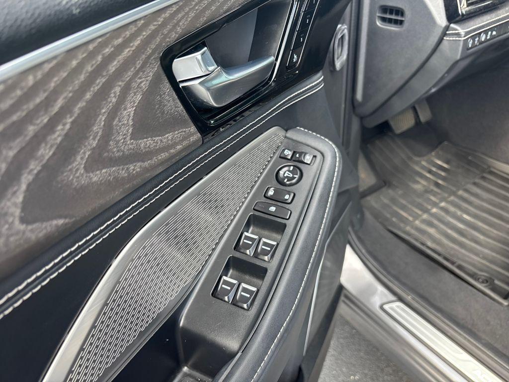 used 2023 Acura MDX car, priced at $47,900