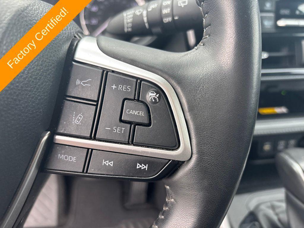 used 2023 Toyota Highlander car, priced at $39,400