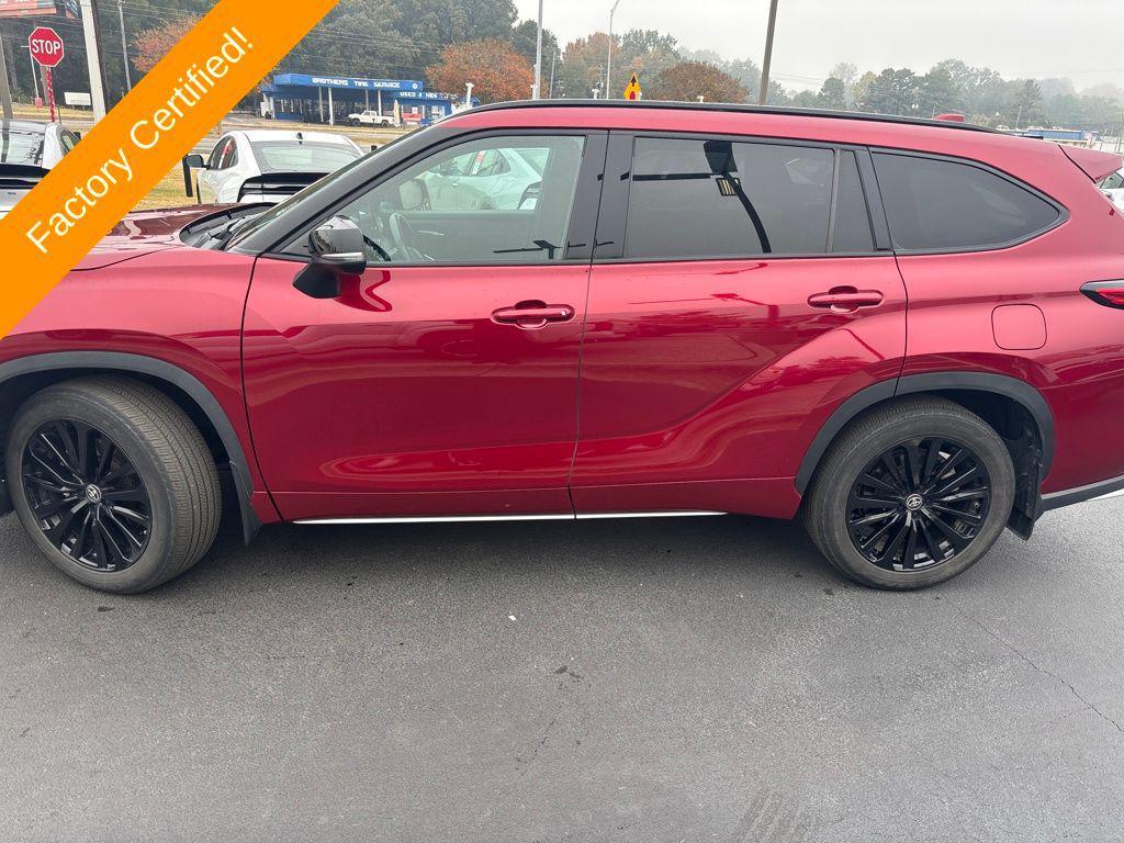 used 2023 Toyota Highlander car, priced at $39,400