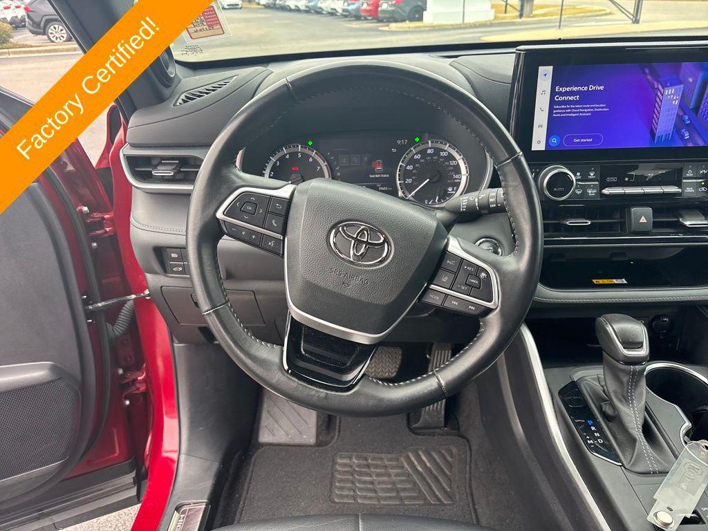 used 2023 Toyota Highlander car, priced at $39,400