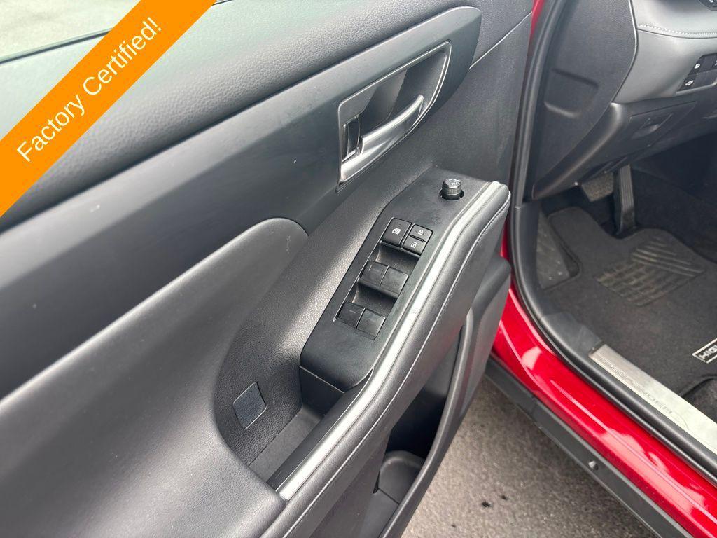 used 2023 Toyota Highlander car, priced at $39,400