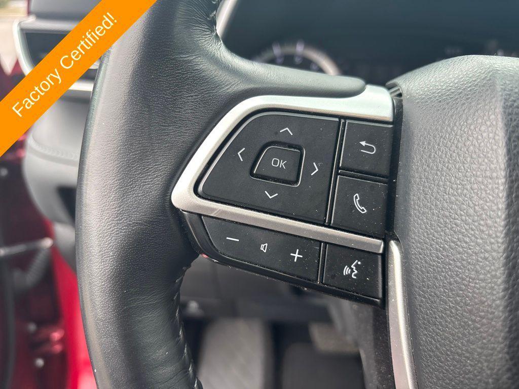 used 2023 Toyota Highlander car, priced at $39,400
