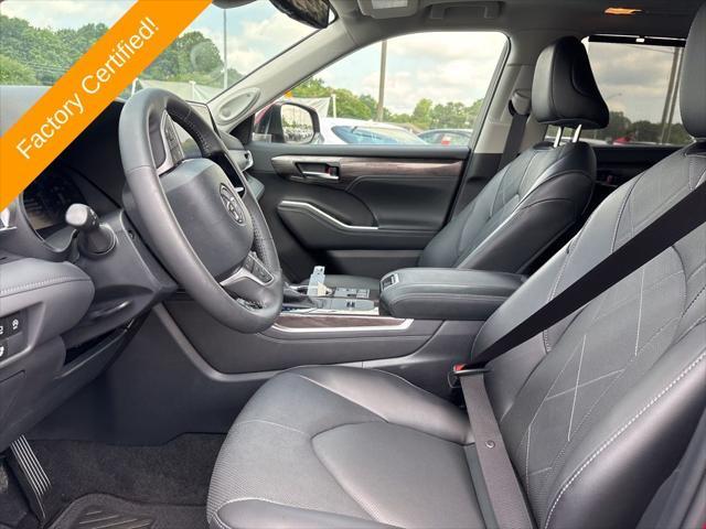 used 2024 Toyota Highlander car, priced at $51,652