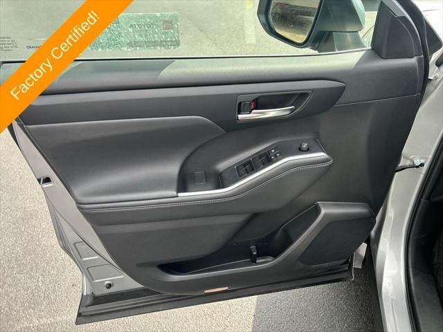 used 2024 Toyota Highlander car, priced at $39,500