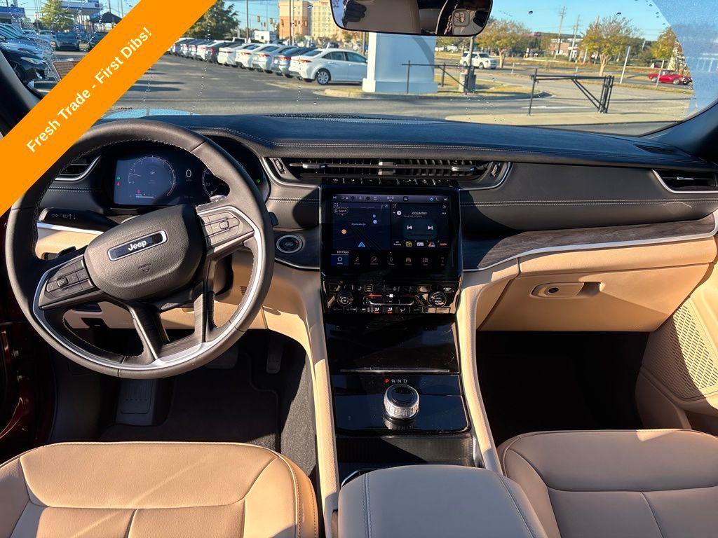used 2025 Jeep Grand Cherokee car, priced at $40,100