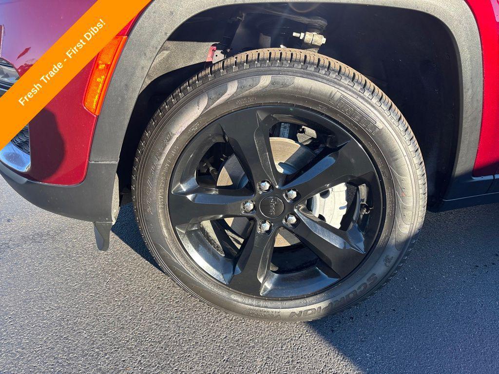 used 2025 Jeep Grand Cherokee car, priced at $40,100