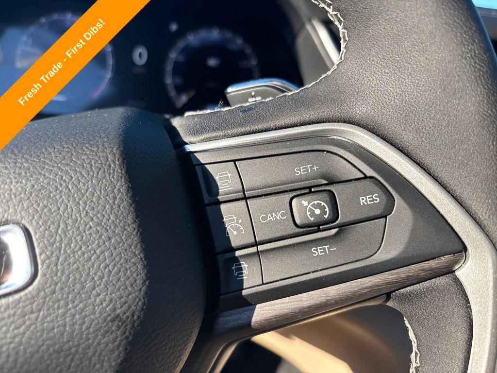 used 2025 Jeep Grand Cherokee car, priced at $40,100
