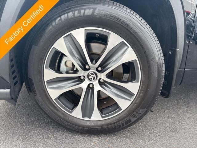 used 2024 Toyota Highlander car, priced at $43,499