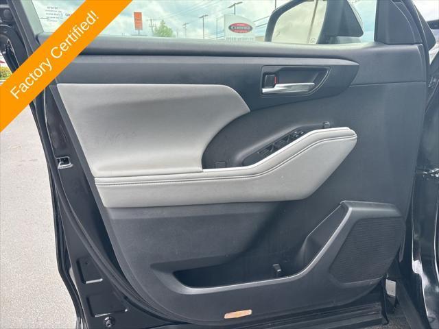 used 2024 Toyota Highlander car, priced at $43,499