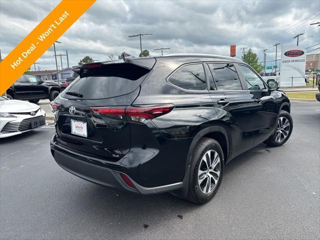 used 2024 Toyota Highlander car, priced at $42,300