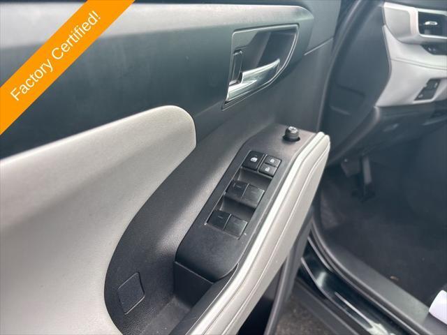 used 2024 Toyota Highlander car, priced at $43,499