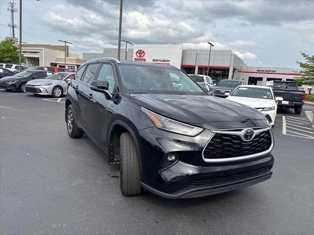 used 2024 Toyota Highlander car, priced at $42,387