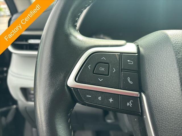used 2024 Toyota Highlander car, priced at $43,499