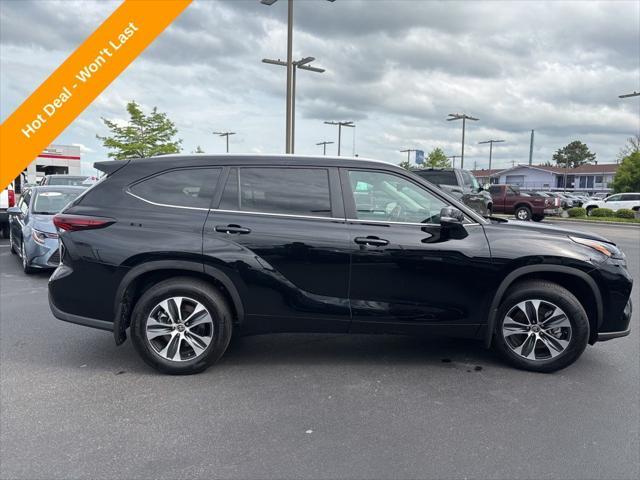 used 2024 Toyota Highlander car, priced at $42,300