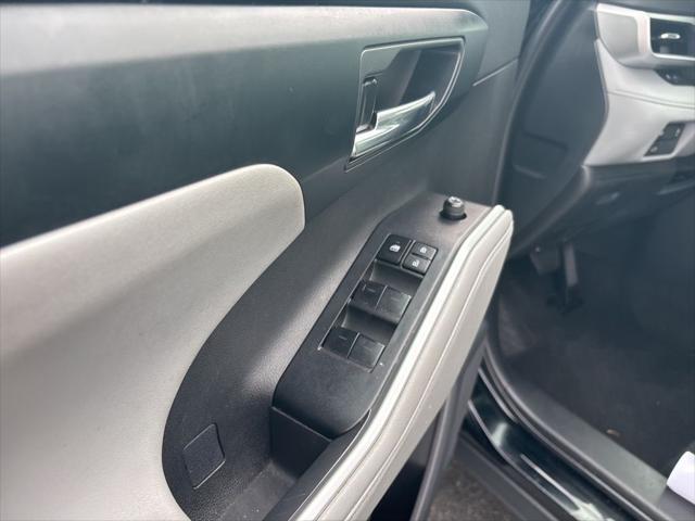 used 2024 Toyota Highlander car, priced at $42,387