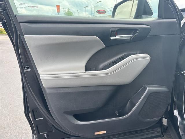 used 2024 Toyota Highlander car, priced at $42,387