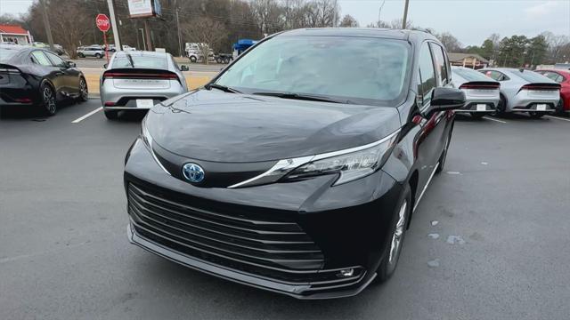 new 2025 Toyota Sienna car, priced at $49,725