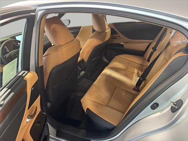 new 2025 Lexus ES 300h car, priced at $56,184