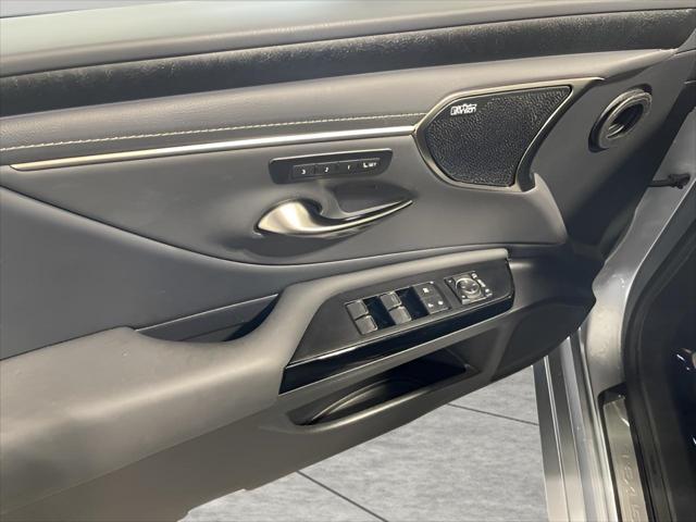 used 2025 Lexus ES 300h car, priced at $51,496