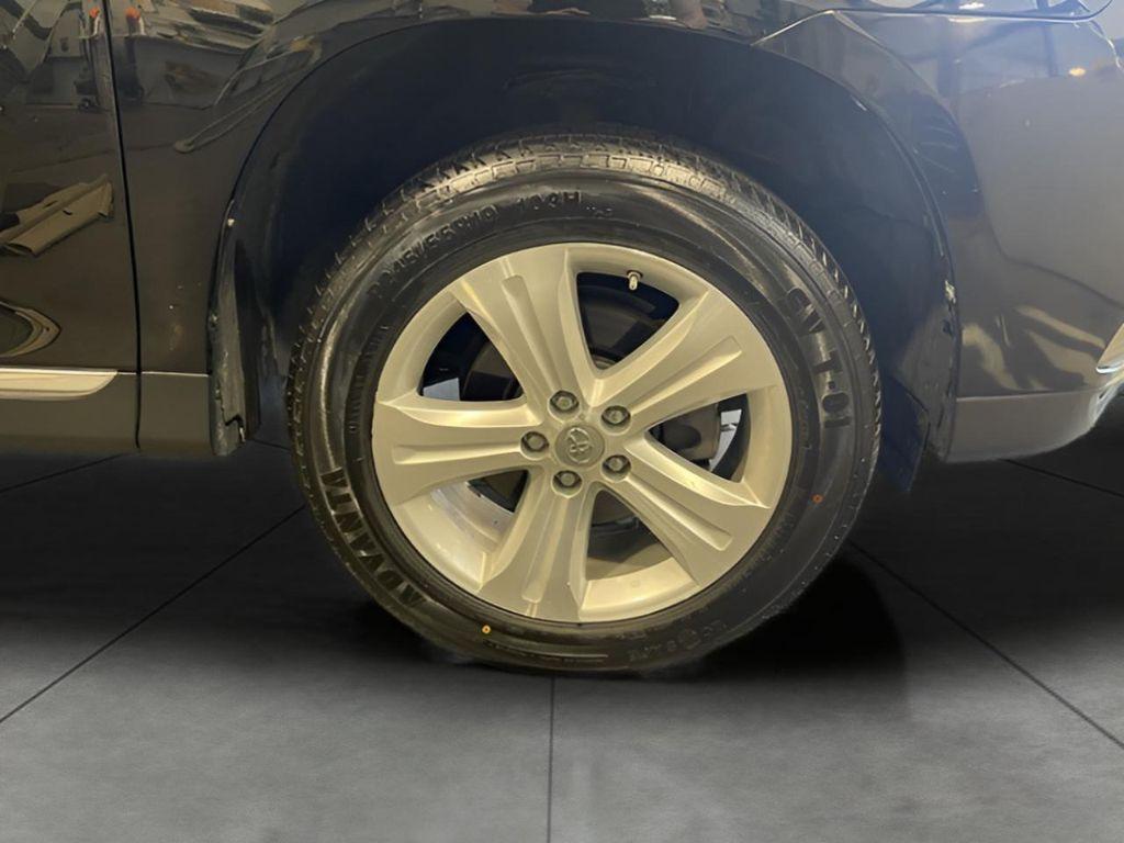 used 2012 Toyota Highlander car, priced at $11,874