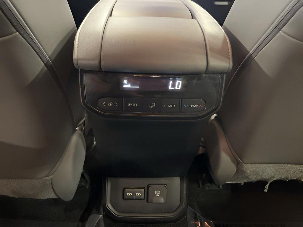 used 2023 Toyota Highlander car, priced at $41,859