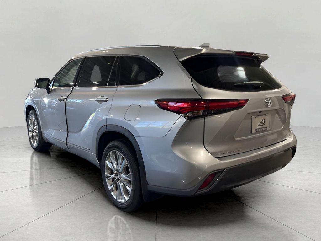 used 2023 Toyota Highlander car, priced at $41,859