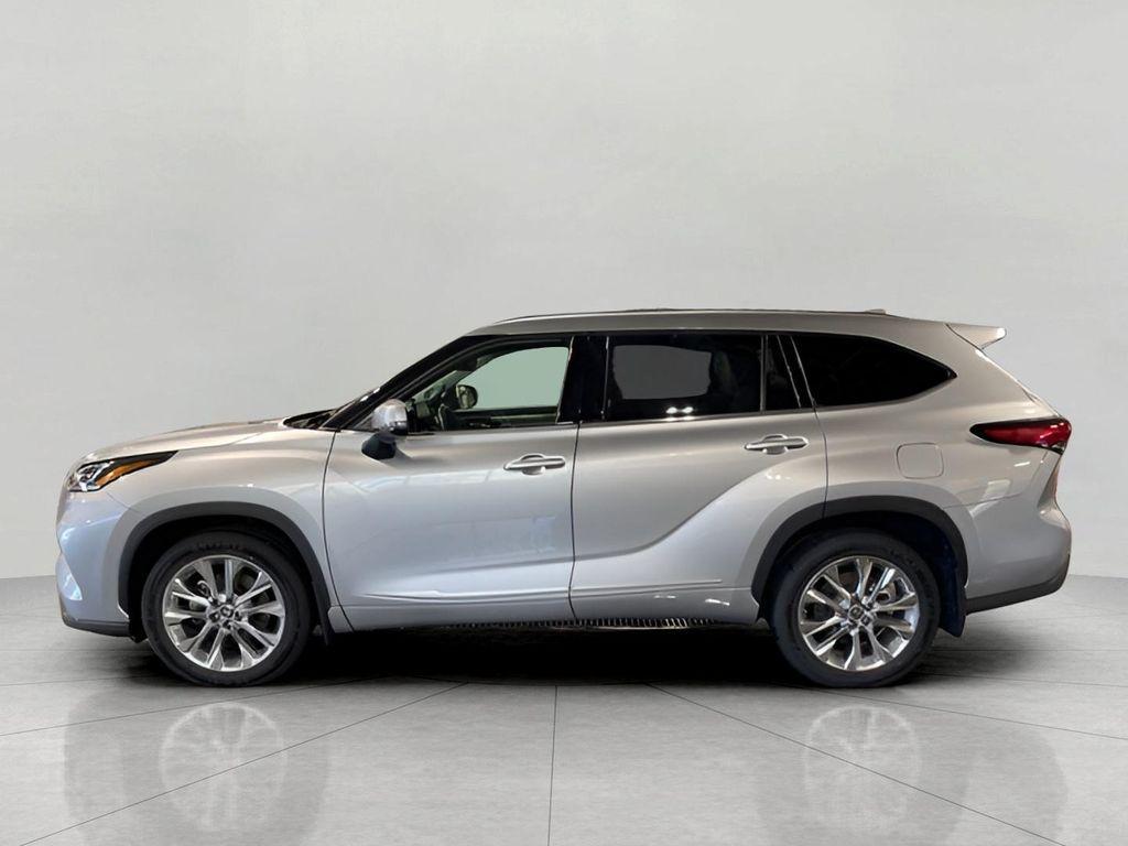 used 2023 Toyota Highlander car, priced at $41,859