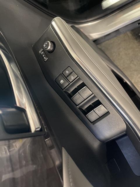 used 2023 Toyota Highlander car, priced at $41,859