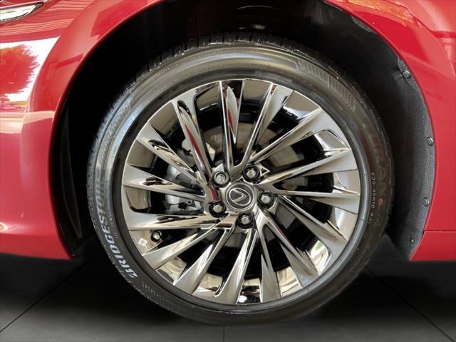 new 2025 Lexus ES 300h car, priced at $55,324