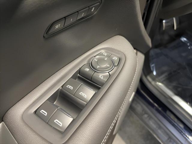 used 2022 Cadillac XT5 car, priced at $33,632