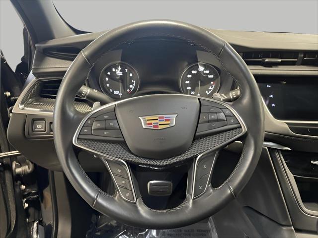 used 2022 Cadillac XT5 car, priced at $33,632