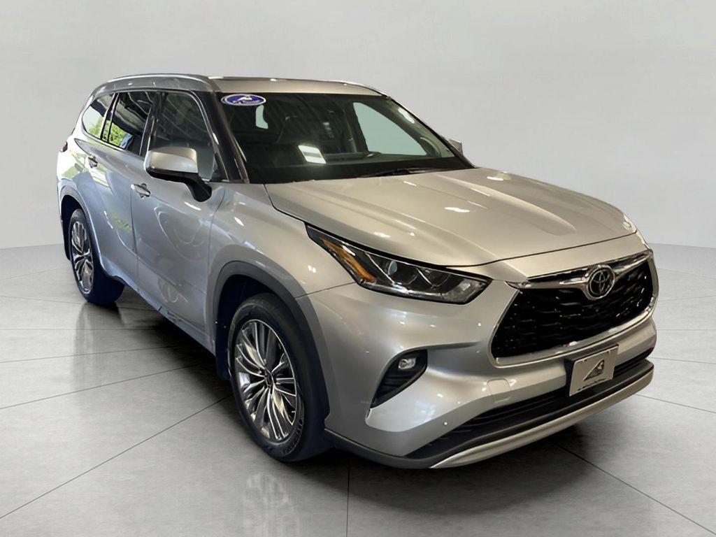used 2020 Toyota Highlander car, priced at $32,485