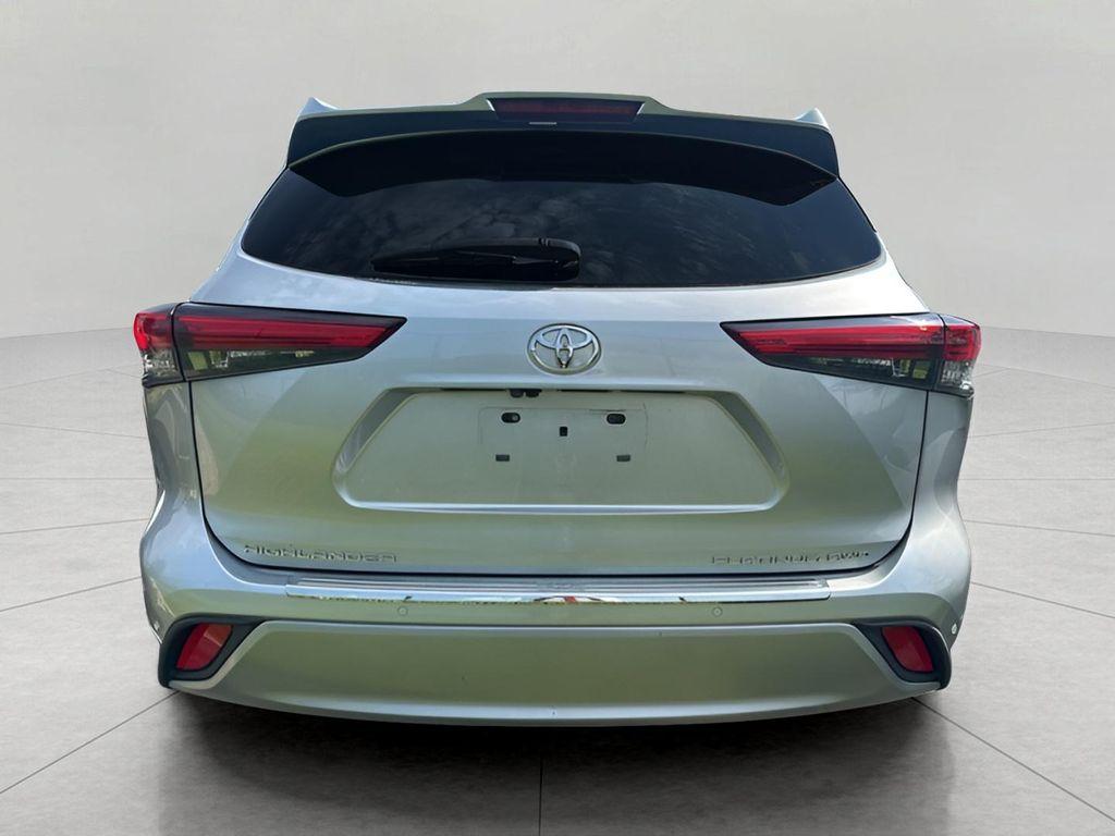 used 2020 Toyota Highlander car, priced at $32,485