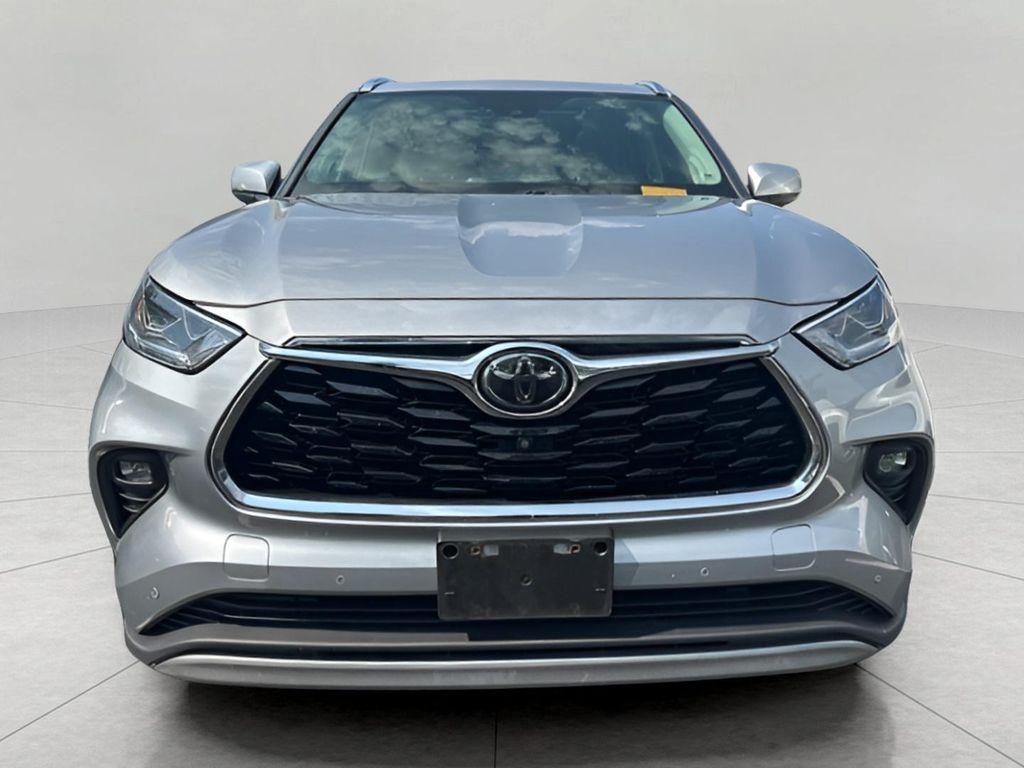 used 2020 Toyota Highlander car, priced at $32,485