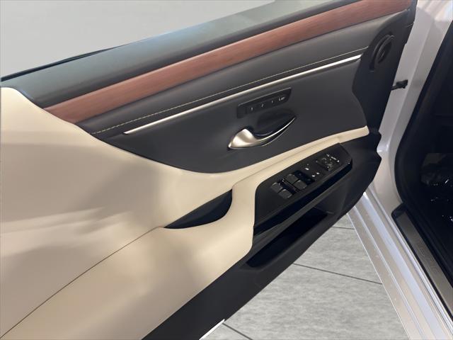 new 2025 Lexus ES 350 car, priced at $47,449
