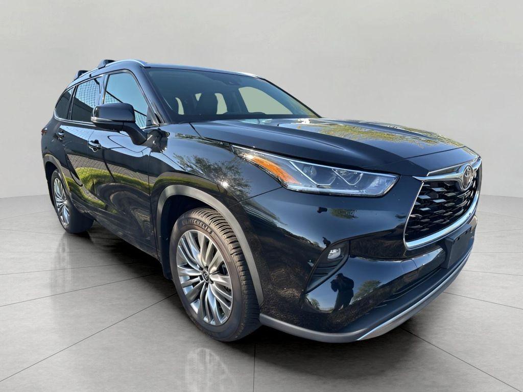used 2022 Toyota Highlander car, priced at $44,214