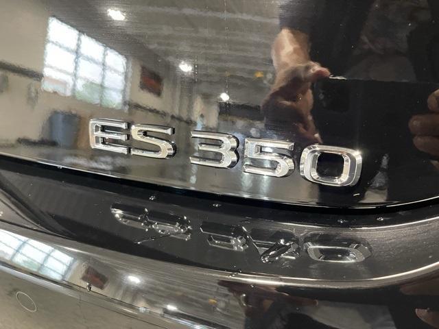 new 2025 Lexus ES 350 car, priced at $53,139