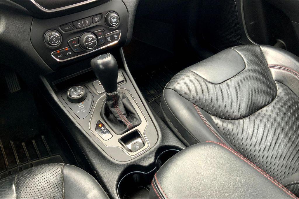 used 2019 Jeep Cherokee car, priced at $21,334