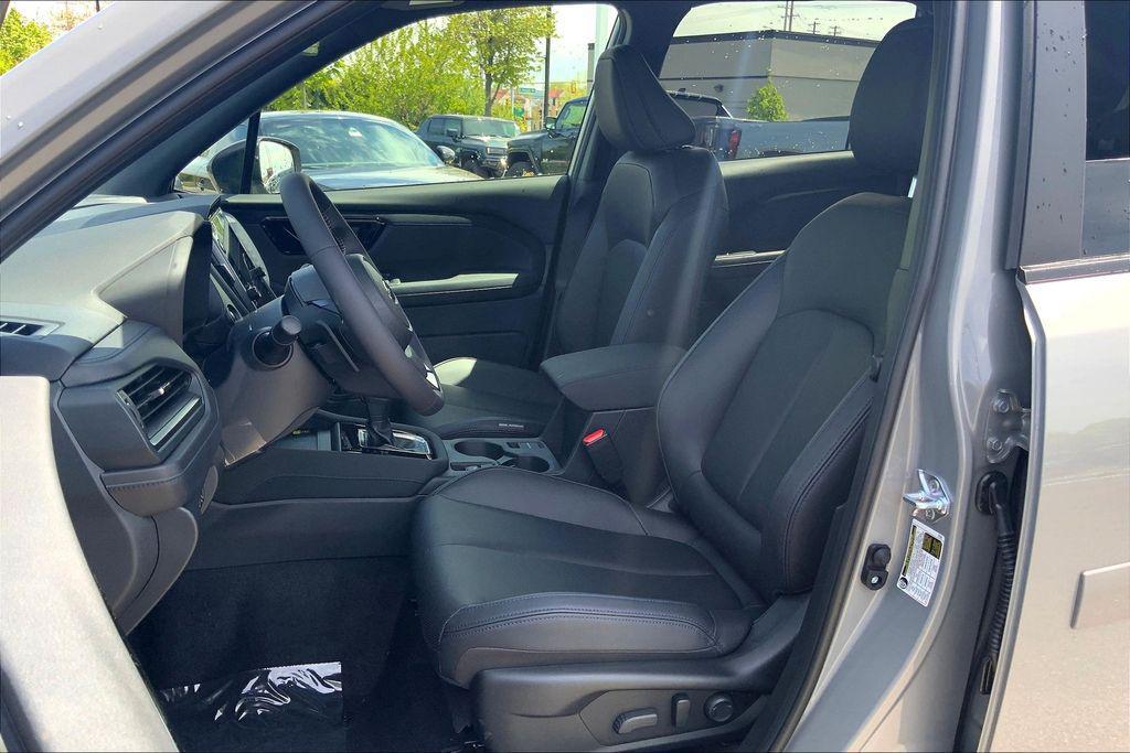 new 2025 Subaru Forester Hybrid car, priced at $43,922