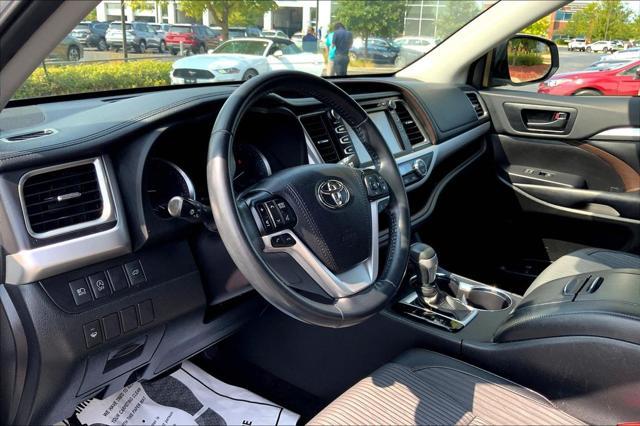 used 2019 Toyota Highlander car, priced at $27,514