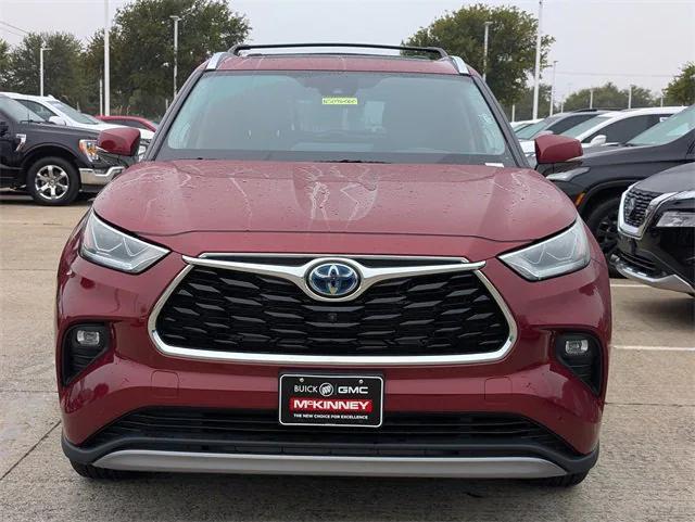 used 2022 Toyota Highlander Hybrid car, priced at $42,977
