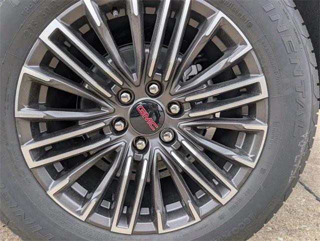 new 2025 GMC Yukon car, priced at $75,695